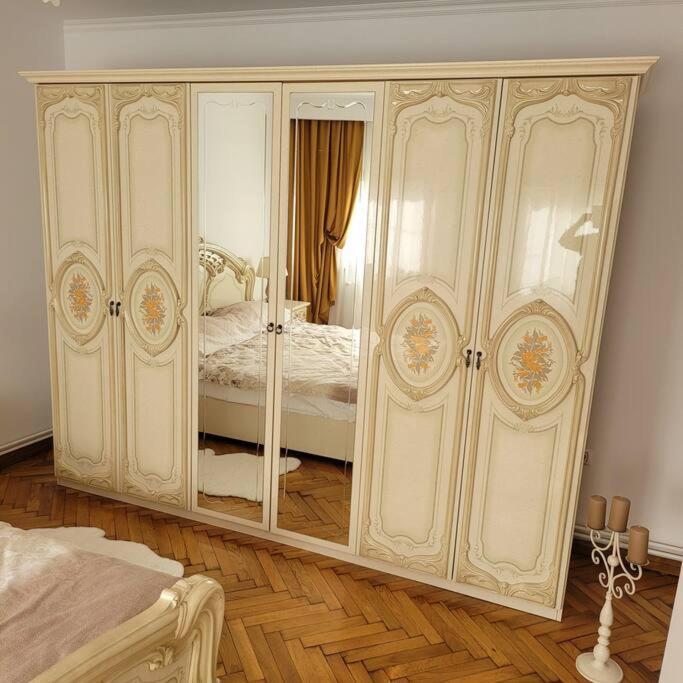 Apartament Individual La Casa Parter Apartment Тимишоара Екстериор снимка